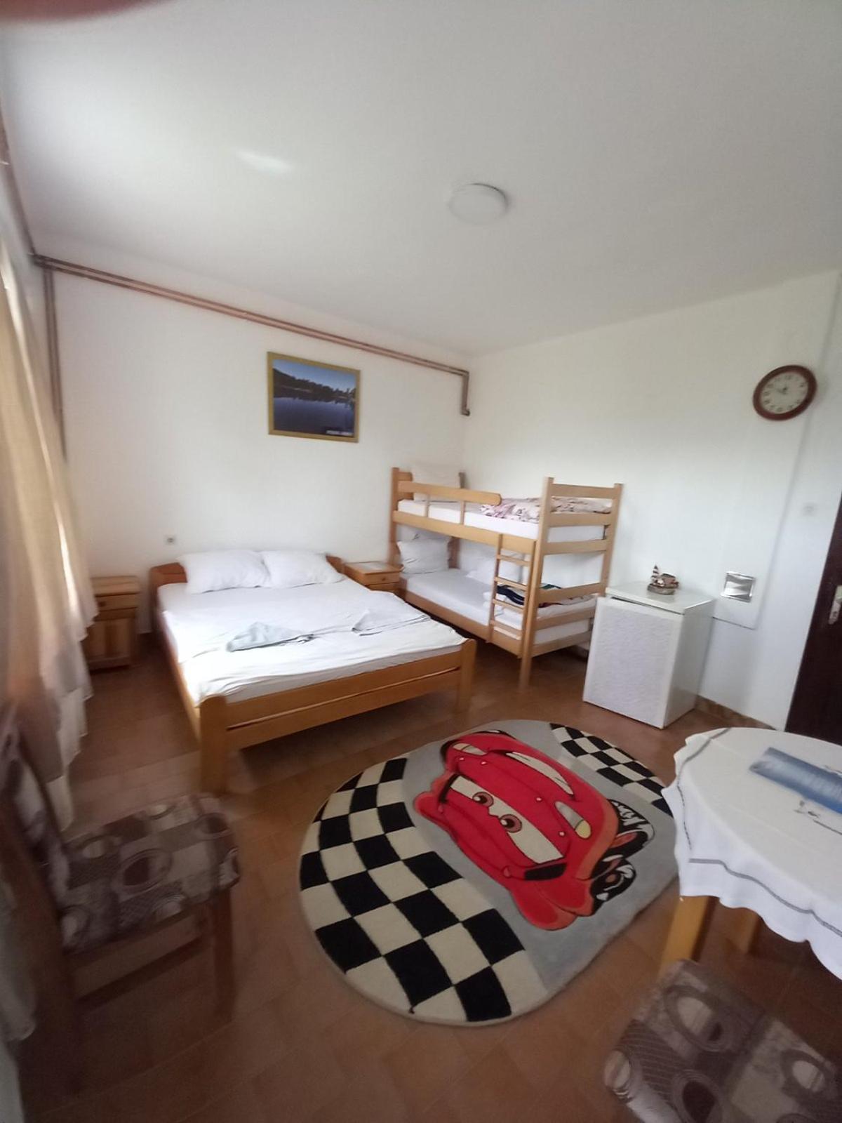 Rooms Lida & Friendly Home プラヴ エクステリア 写真
